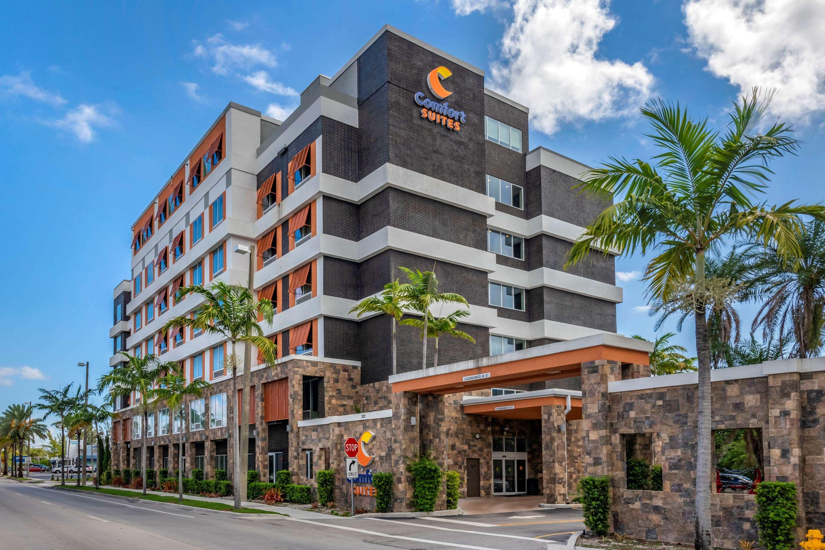 Comfort Suites Fort Lauderdale Airport & Cruise Port Дания-Бич Экстерьер фото