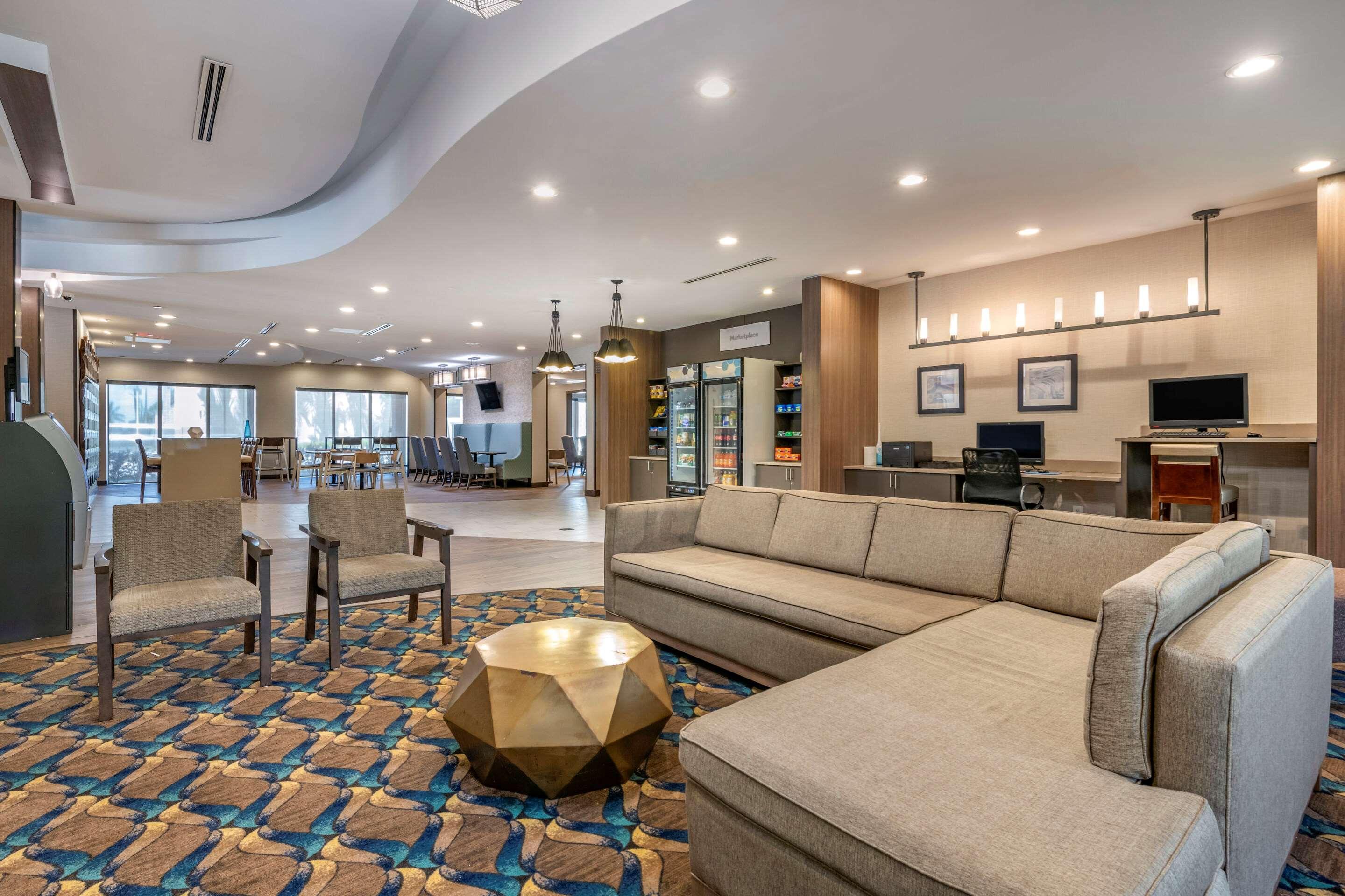 Comfort Suites Fort Lauderdale Airport & Cruise Port Дания-Бич Экстерьер фото